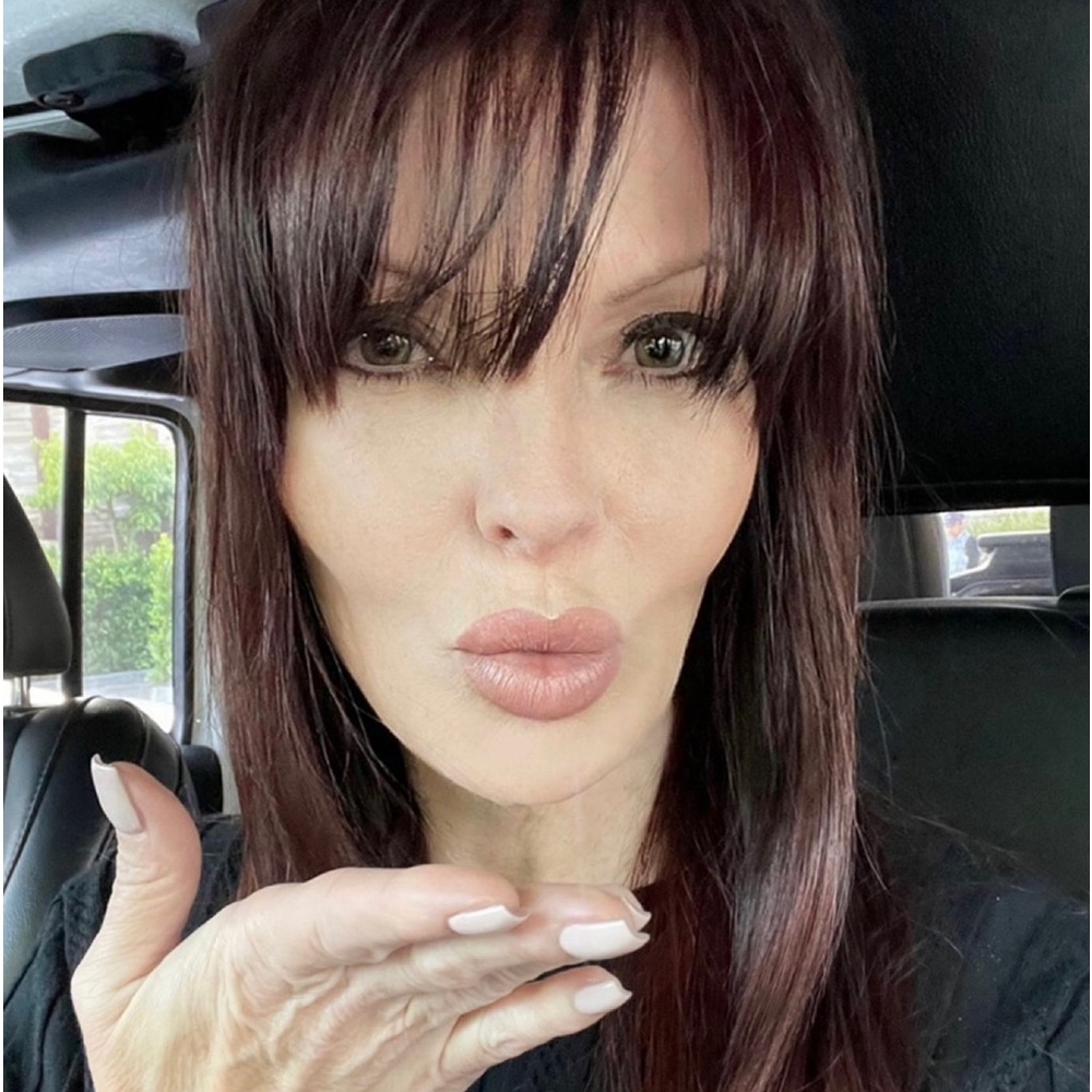 Meet your Posher, Lisa.